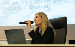 Jak budować odporność i wspólnotę w świecie pełnym napięć? Rezyliencja w literaturze i kulturze Jak budować odporność i wspólnotę w świecie pełnym napięć? Rezyliencja w literaturze i kulturze