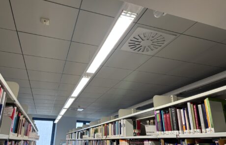 Wymiana oświetlenia na LED w Bibliotece Prawnej UG